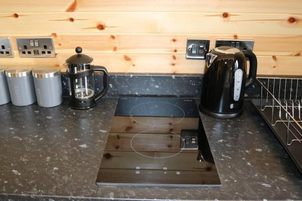 Glampods Glamping Pod - Meet Highland Cows And Sheep Elgin Villa Ngoại thất bức ảnh